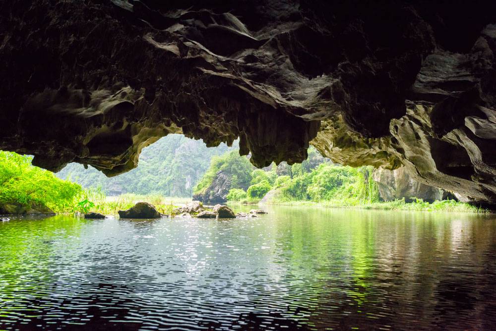 Hanoi-to-Ninh-Binh-to-see-caves-and-karsts-1