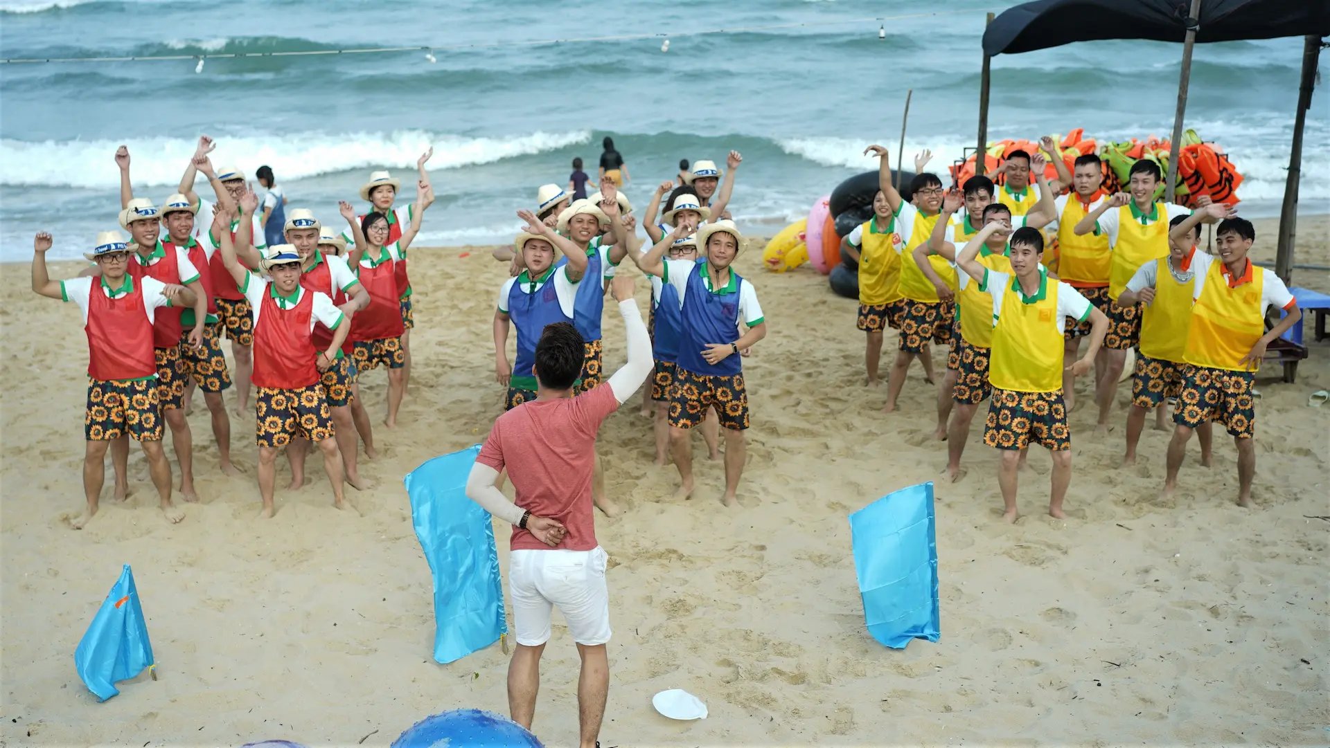teambuilding biển Quan Lạn- cùng LPC Travel - thiết kế tour doanh nghiệp