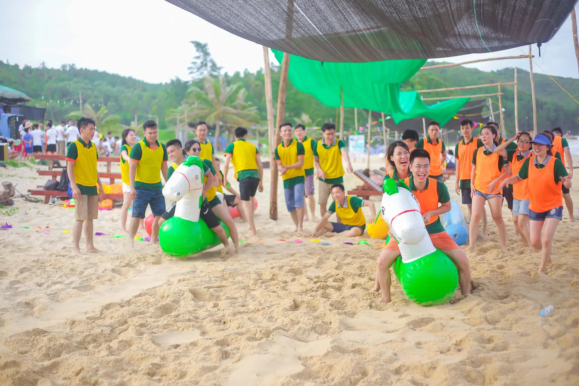 teambuilding biển Quan Lạn- cùng LPC Travel - thiết kế tour doanh nghiệp1