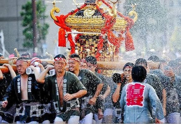 Hòa mình vào lễ hội té nước Fugakawa tại Nhật Bản cùng công ty LPC Travel