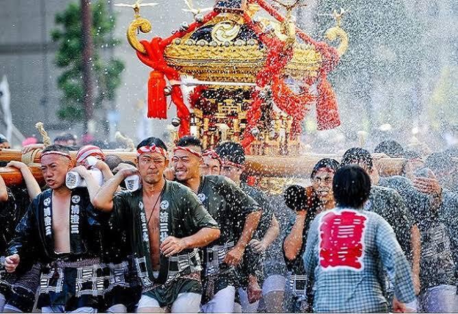 Hòa mình vào lễ hội té nước Fugakawa tại Nhật Bản cùng công ty LPC Travel